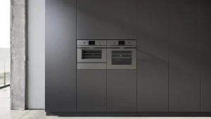 תנור מיקרוגל קומפקטי קו עיצוב GraphiteLine עם ökotherm®, צג TFT ו-10 פונקציות.