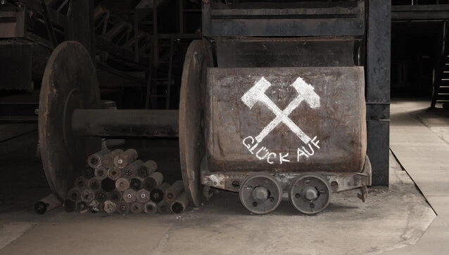 נולד במעמקי מכרות הפחם של הרוהר.