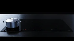 כיריים אינדוקציה 90 ס"מ עם 2 אזורי גמישות, glideControl+ ו-K-Connect