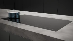 כיריים אינדוקציה 90 ס"מ עם 2 אזורי גמישות, glideControl+ ו-K-Connect