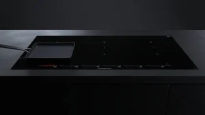 כיריים אינדוקציה 90 ס"מ עם Miradur®, 3 אזורי Flex ו-glideControl+