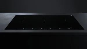 כיריים אינדוקציה 90 ס"מ עם Miradur®, 3 אזורי Flex ו-glideControl+