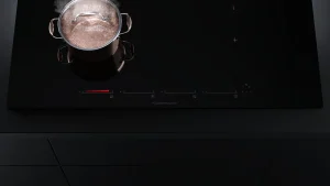 כיריים אינדוקציה 80 ס"מ עם Miradur® עם 2 אזורי גמישות ו-glideControl+