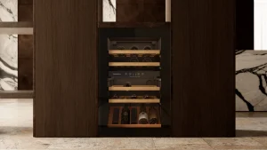 מקרר יין מובנה עם 2 אזורי טמפרטורה לעד 38 בקבוקים ופתיחת דלת בלחיצת כפתור